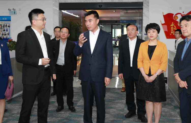 我们的城市去武汉Xi大学招聘人才和吸引人才