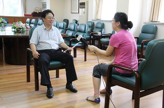 这些地方的厕所干净整洁，但口号是“不是很干净”？