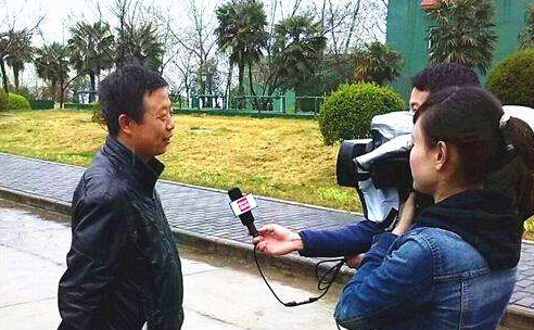 在三工里路上开车花了两个半小时